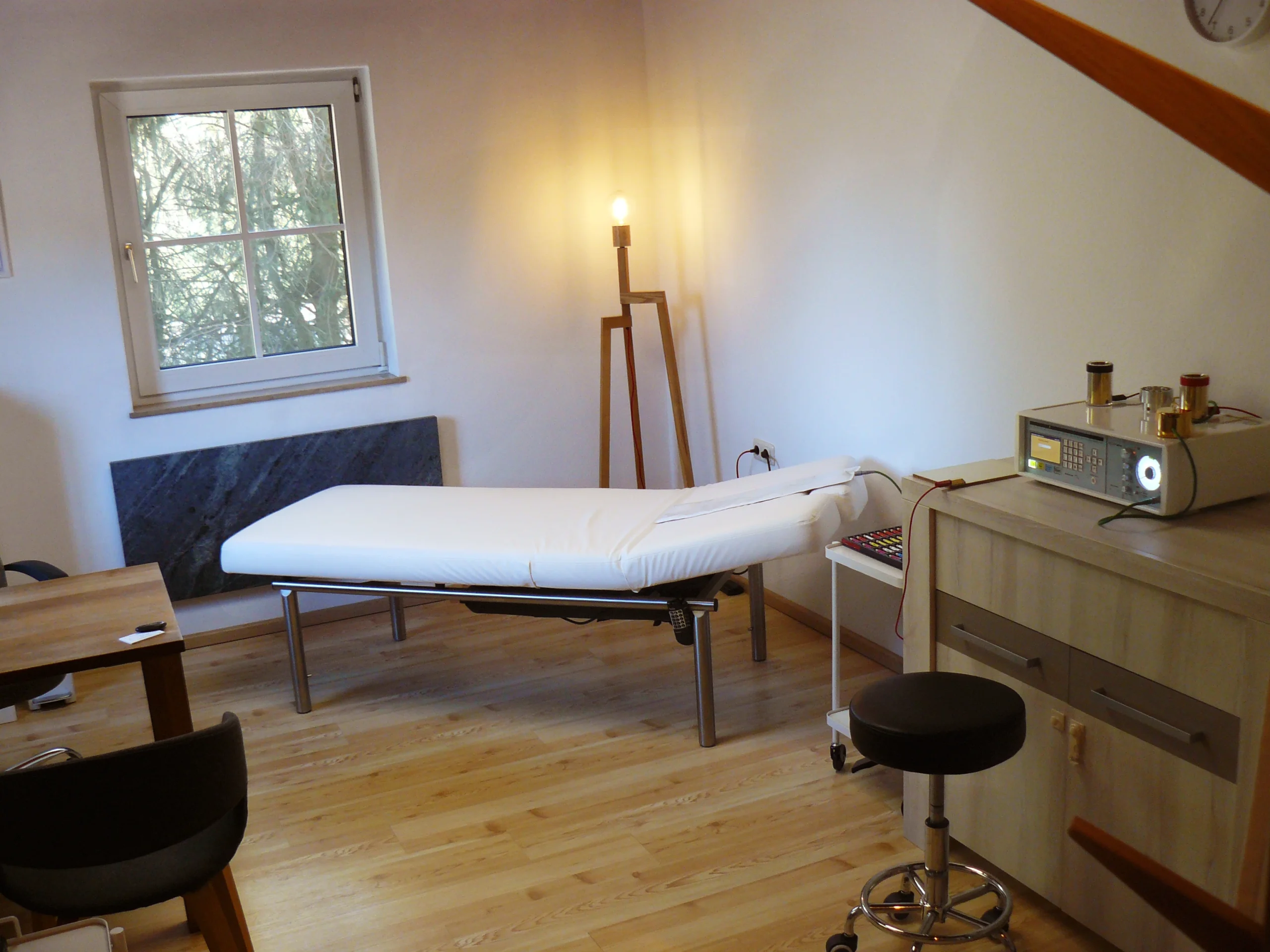 Therapieliege-weiss