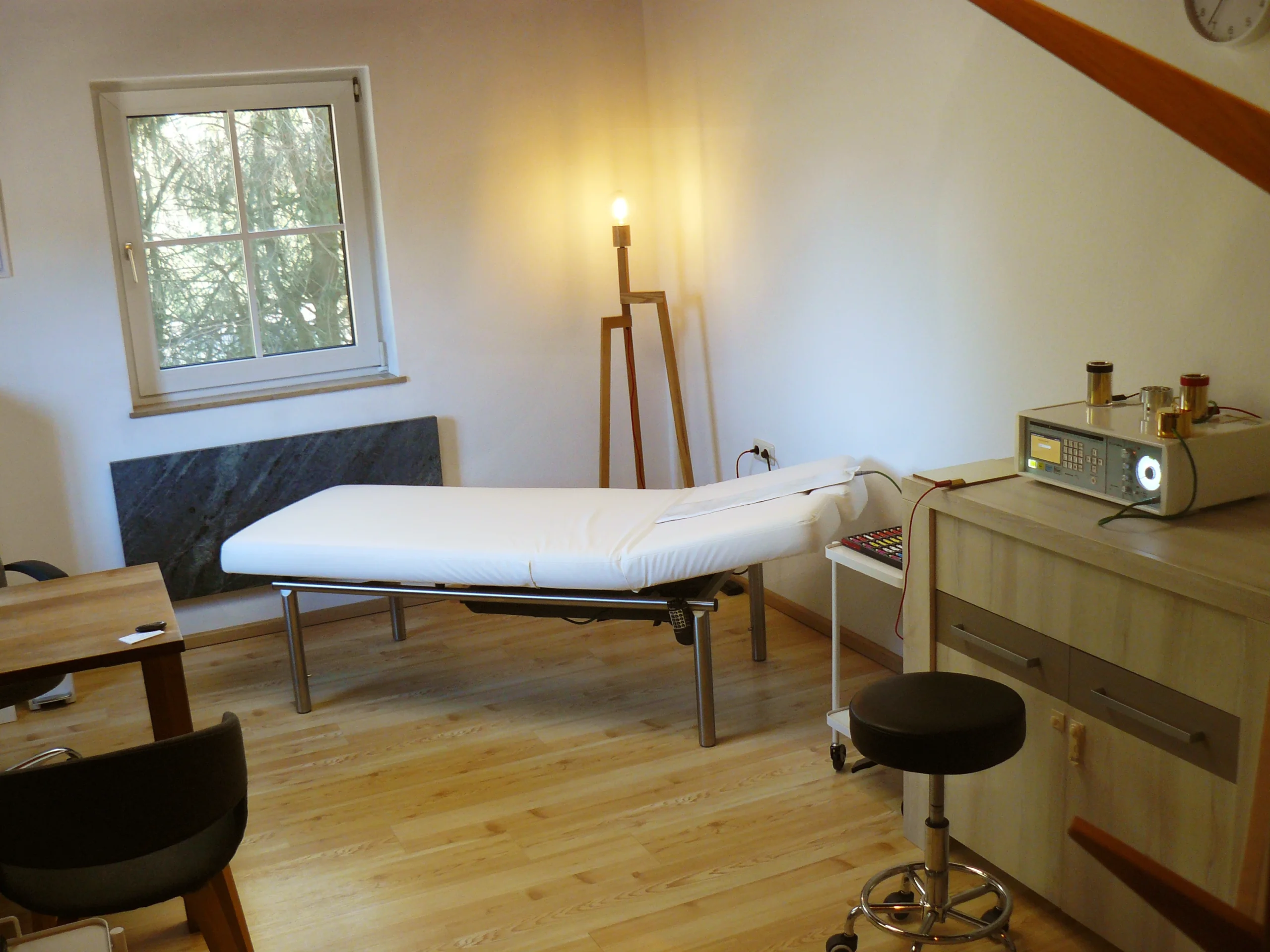 Therapieliege-weiss